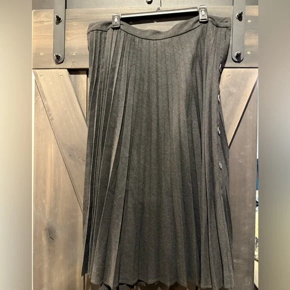 Zara PLEATED BUTTONED SKIRT - Picture 5 of 5